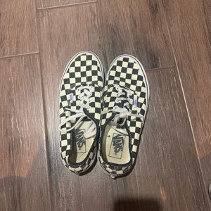 Squared vans. Barely wore . 7.5 women / 6 men